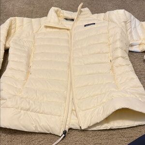 Patagonia Women's Light Cream Puffer Jacket